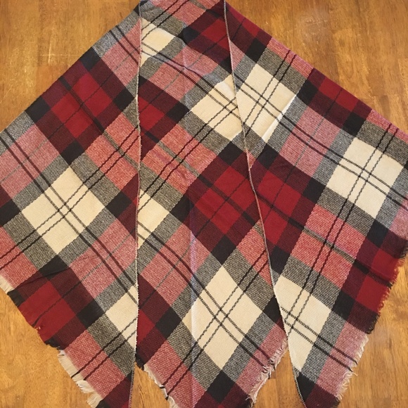 NWT Plaid Blanket Scarf Wrap BOUTIQUE - Picture 3 of 4